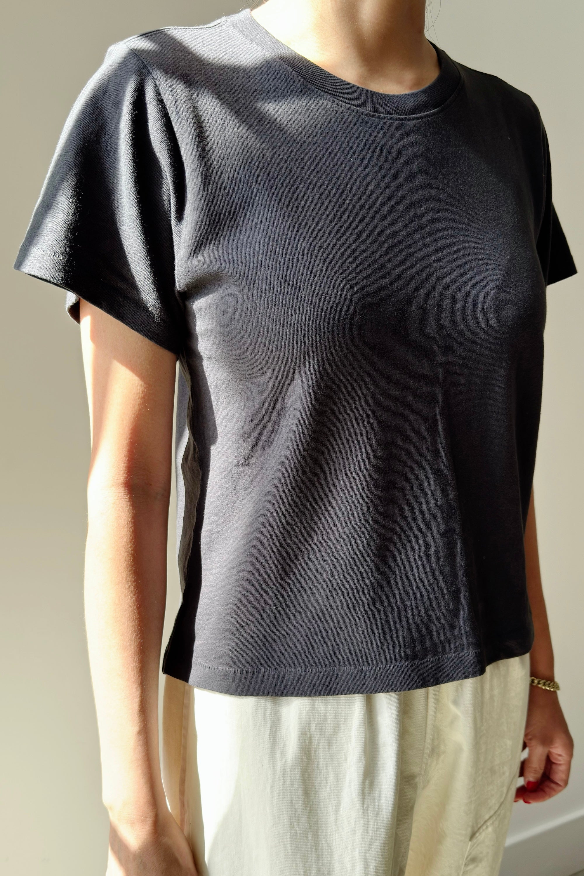 Airy Darling Tee - Carbon