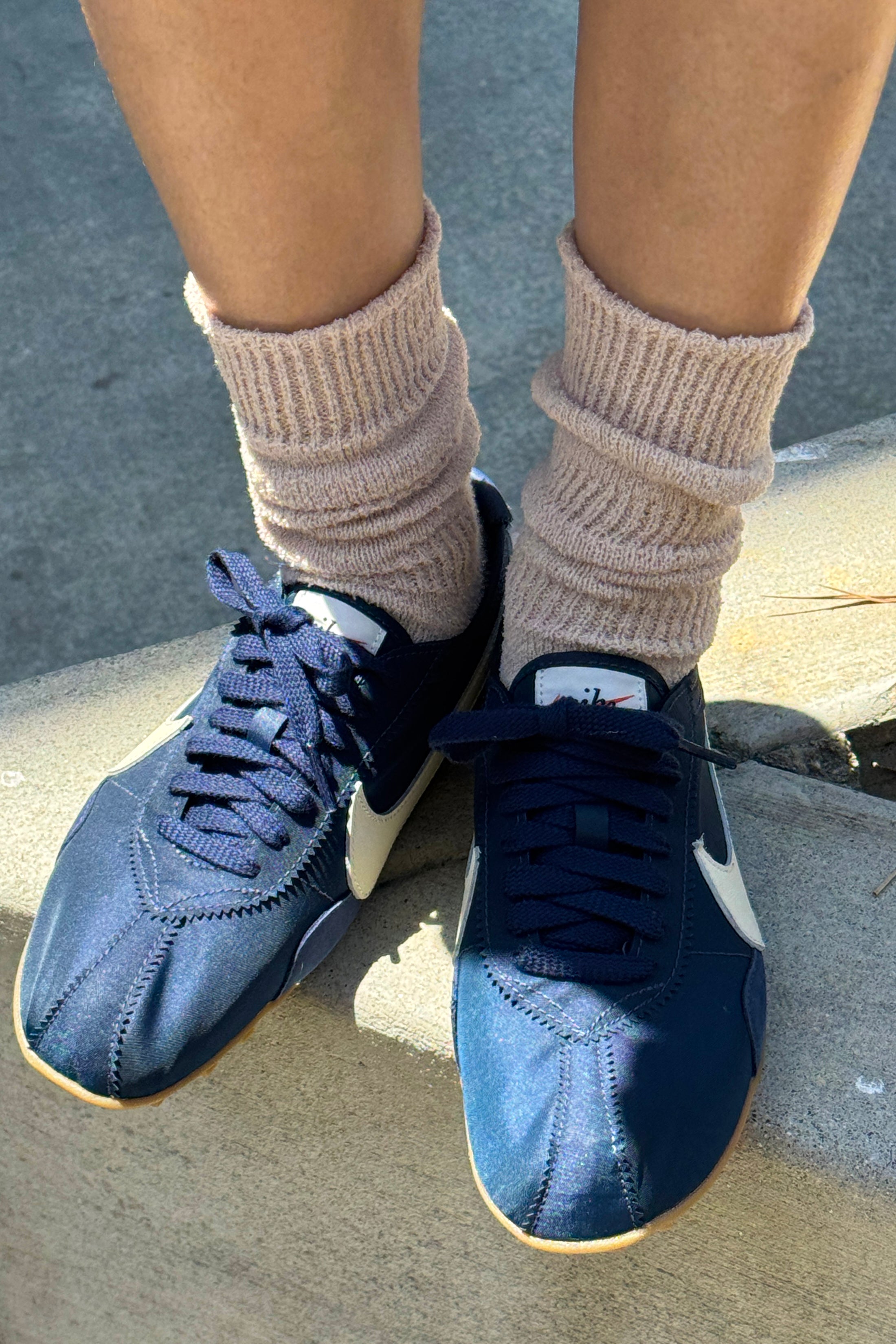 Airy Puffin Socks - Whole Wheat