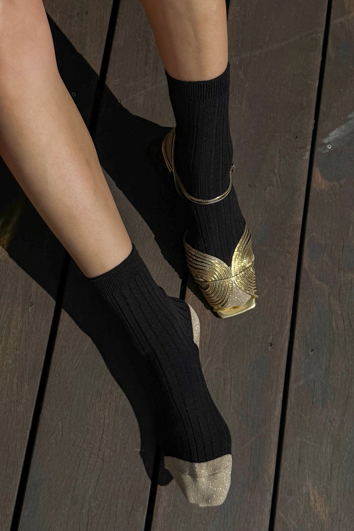 Her Glow Socks - Black / Gold