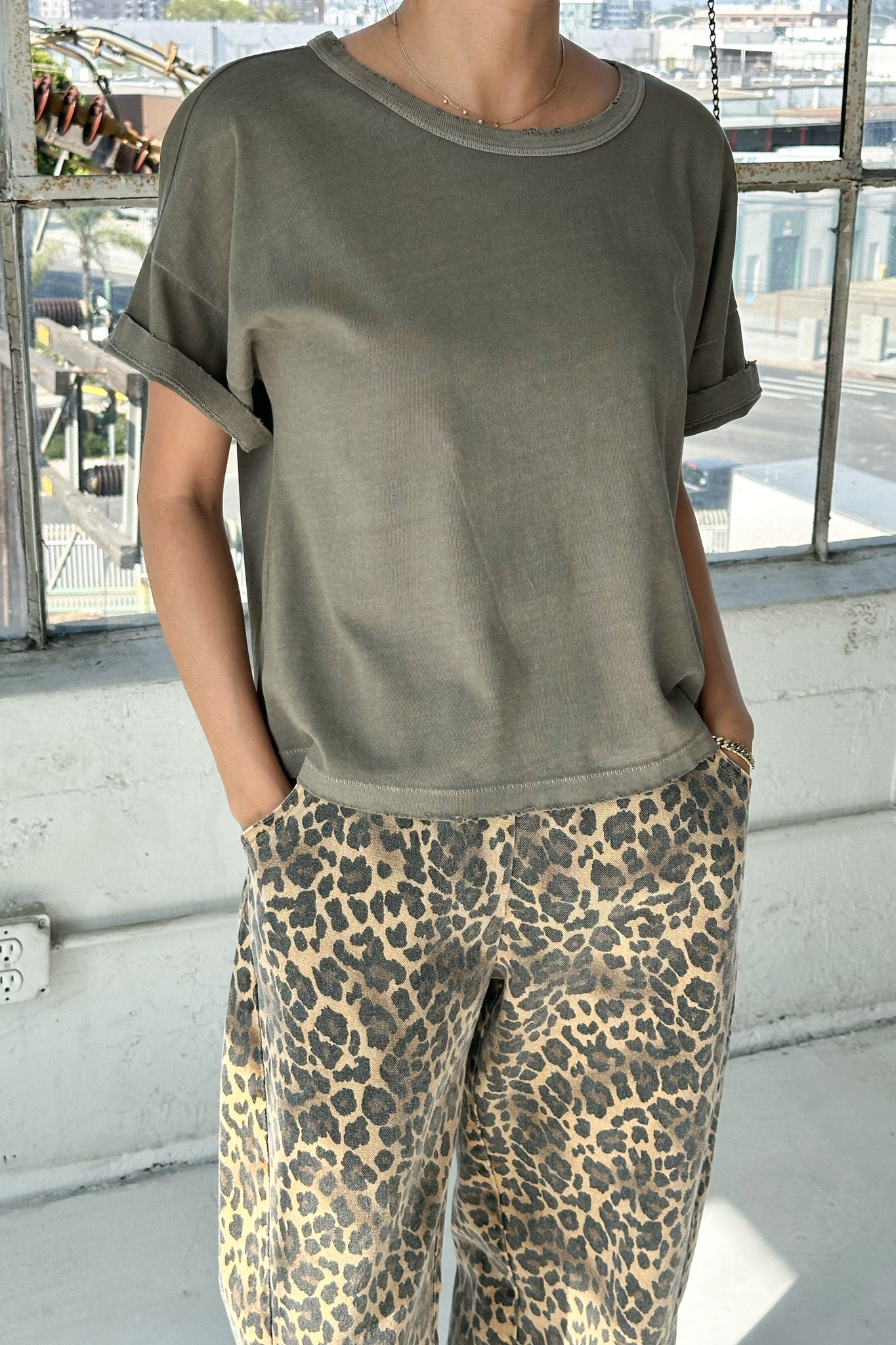 Fille Tee in Army