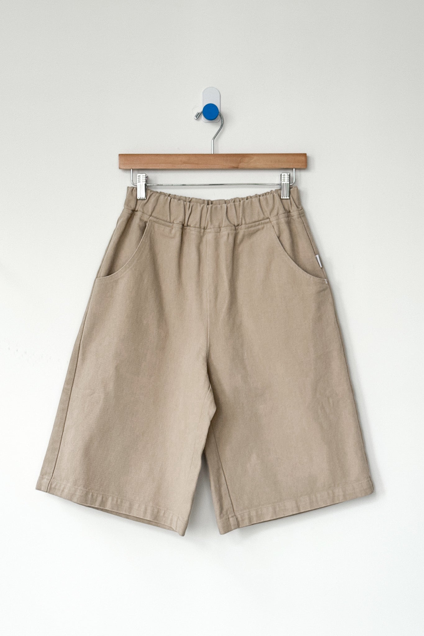 Liam Bermuda Shorts - Taupe