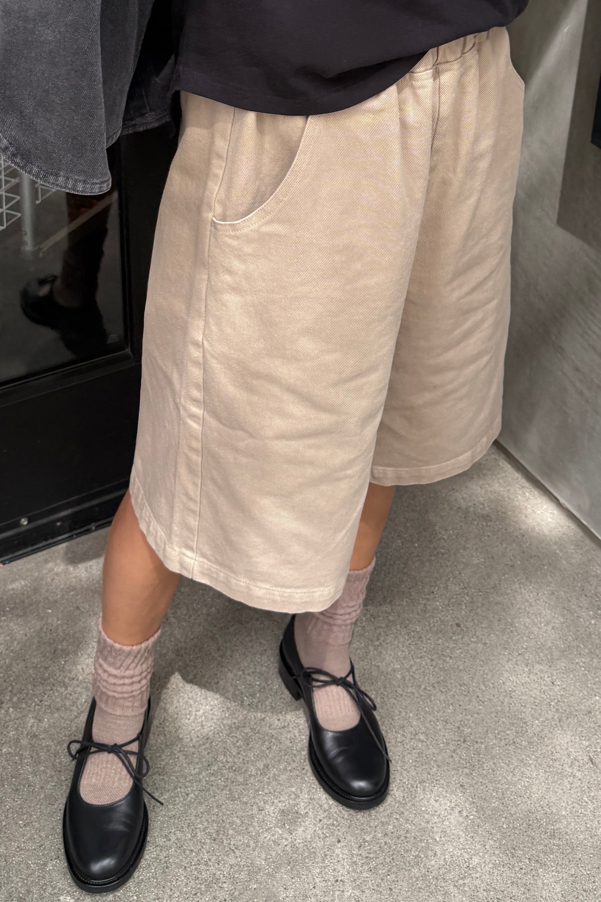 Liam Bermuda Shorts - Taupe
