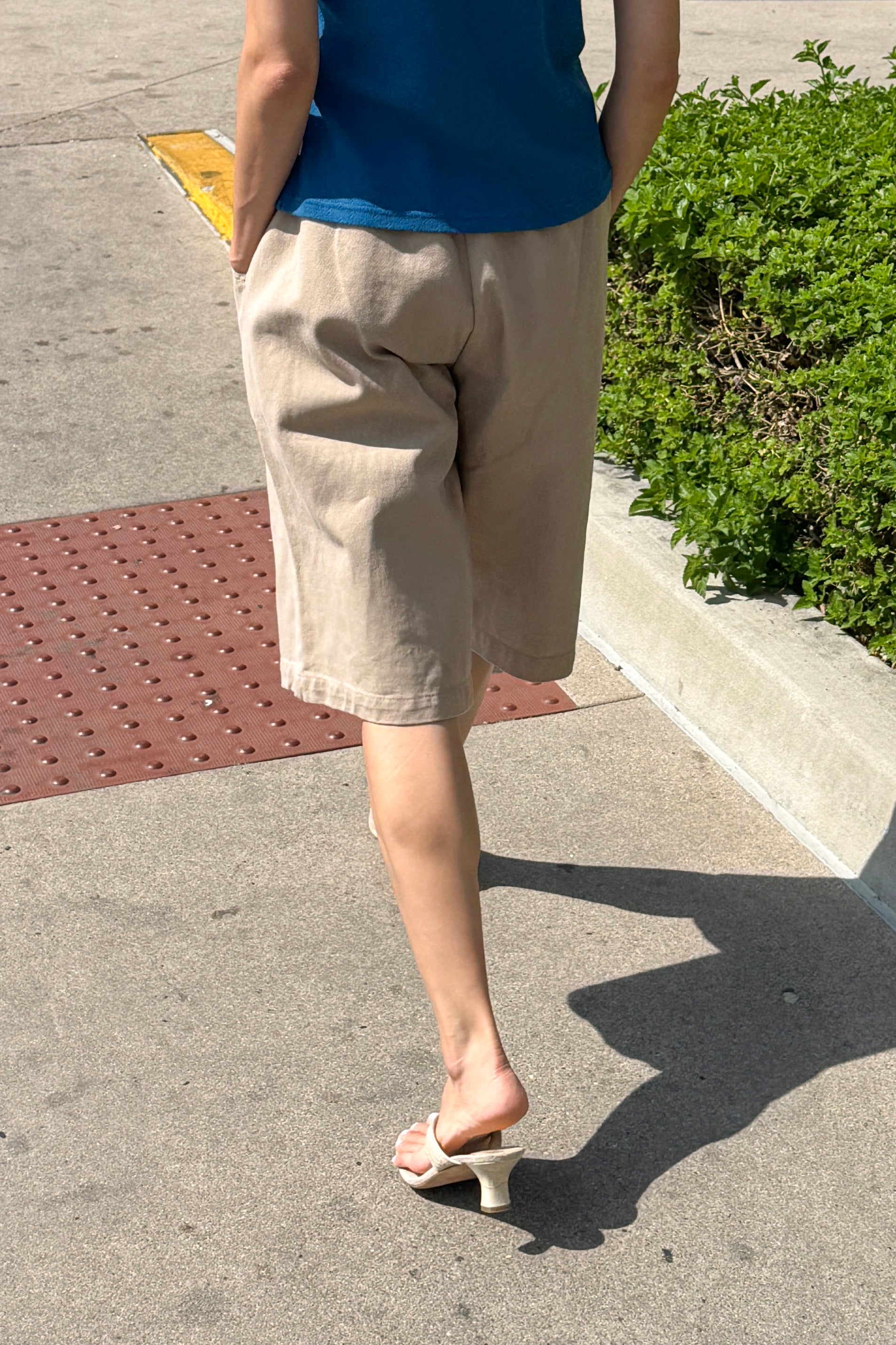 Liam Bermuda Shorts - Taupe