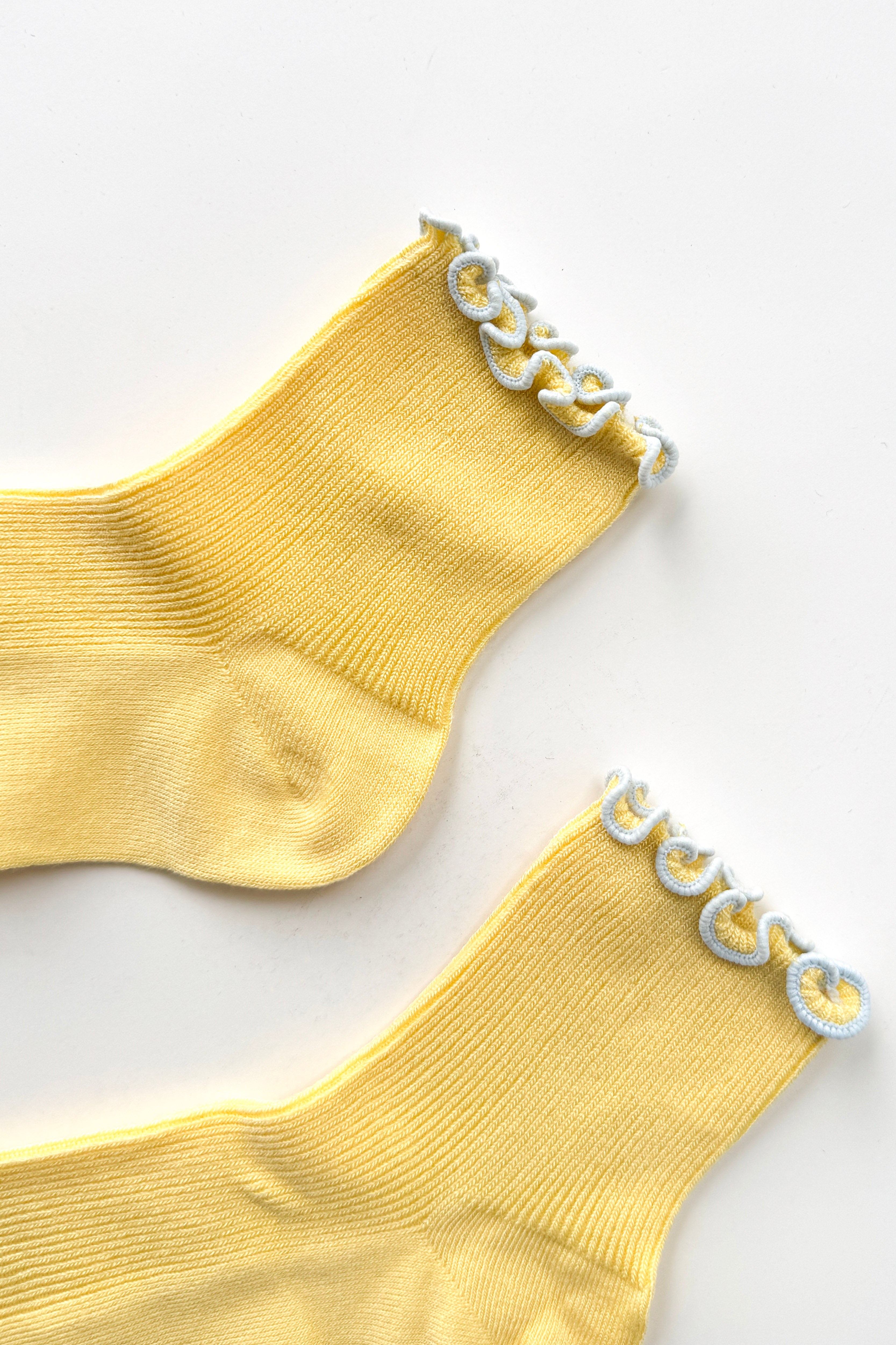 The Petite Ruffled Modal Socks - Butter / Baby Blue