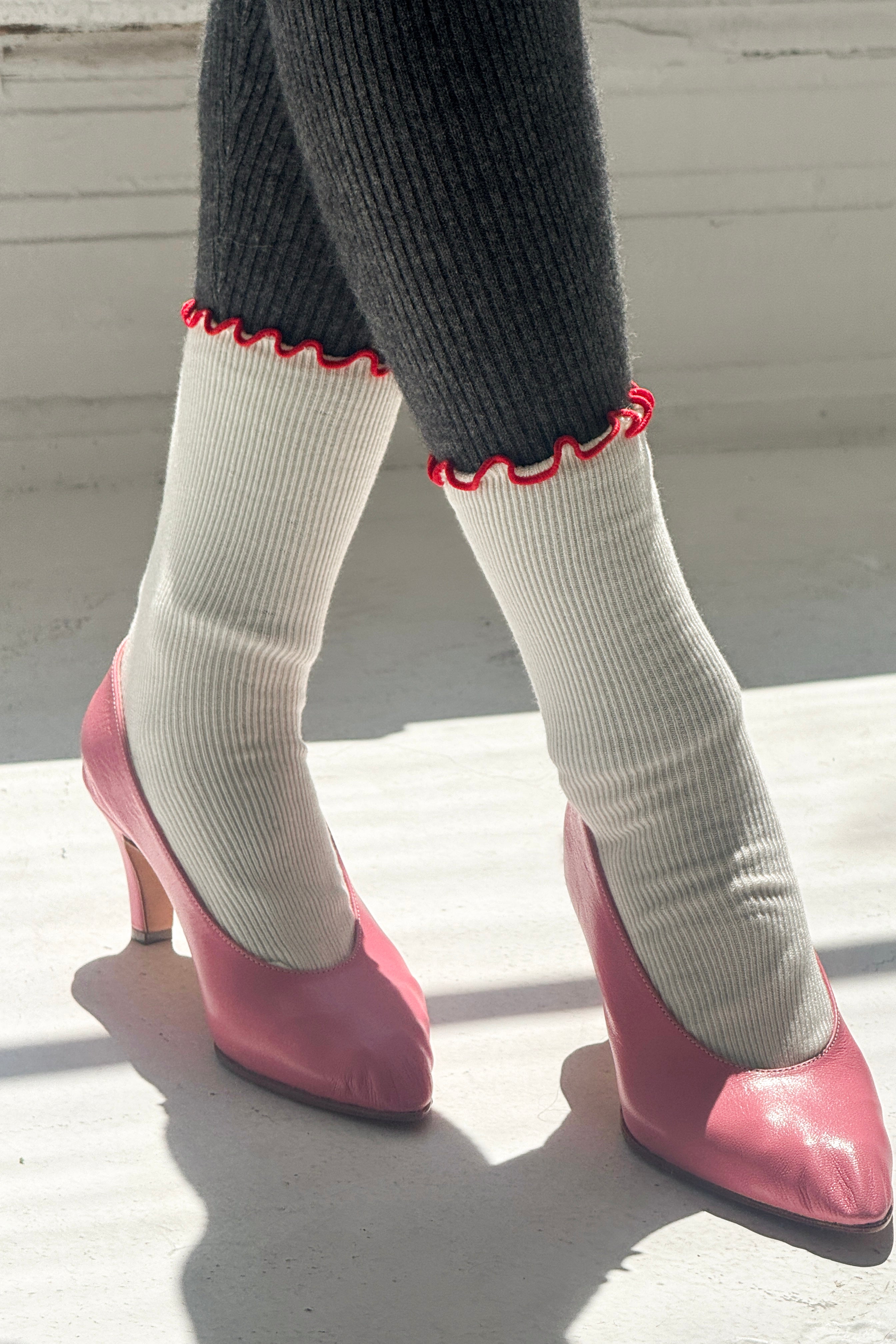 Ruffled Modal Socks - Cream / Red Edge