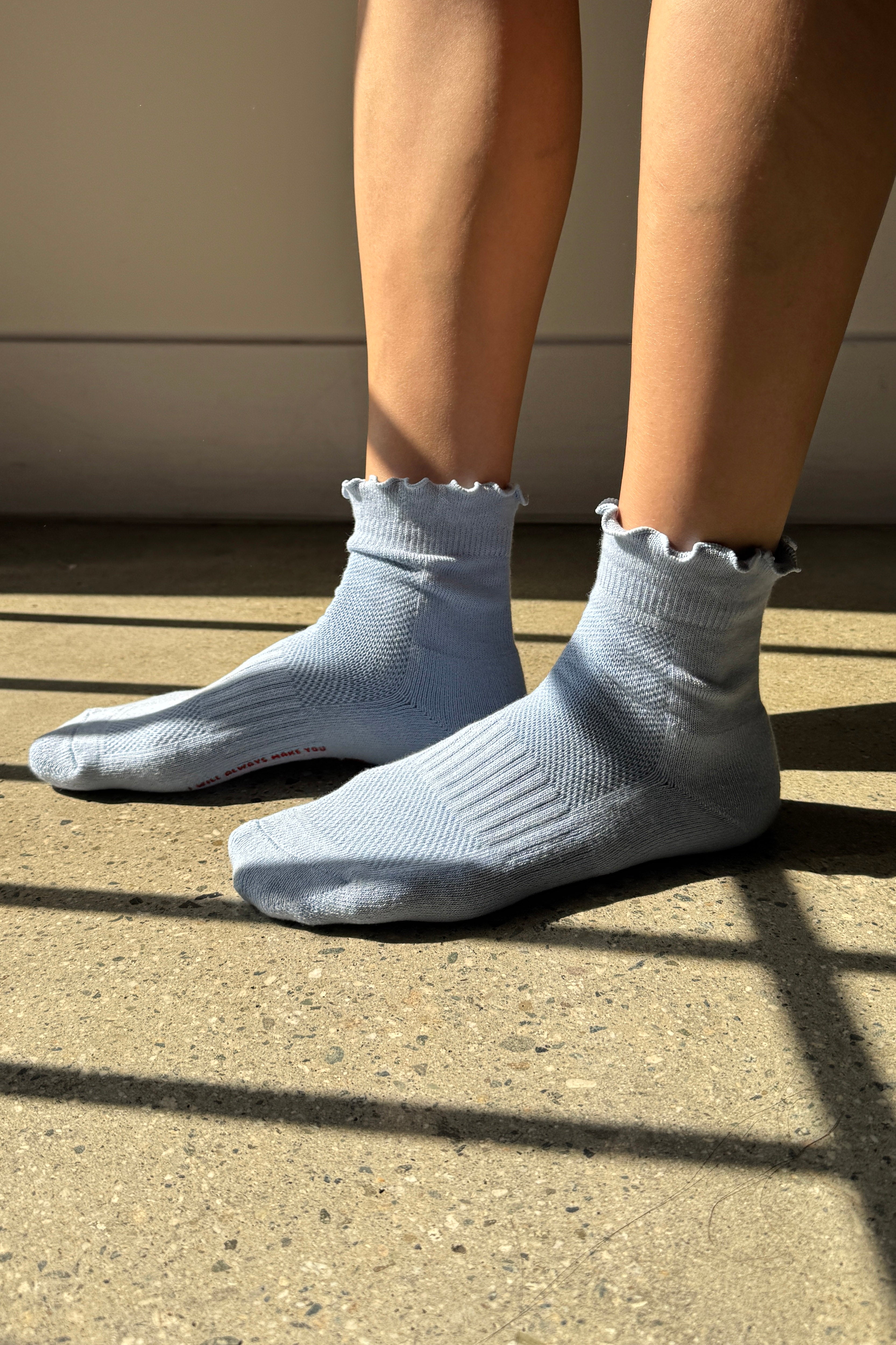 Ruffled Hugger Crew Socks - Periwinkle / Red