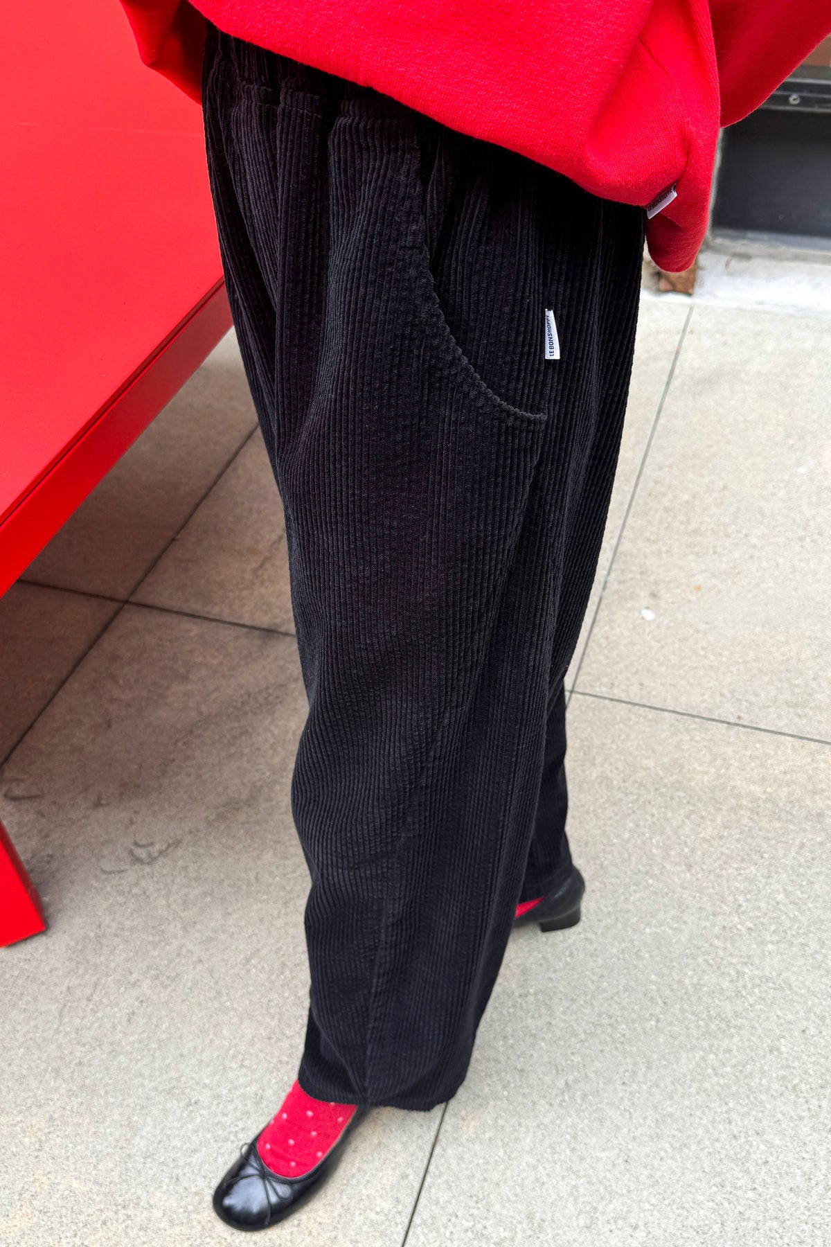 Soft Corduroy Arc Pants - Black