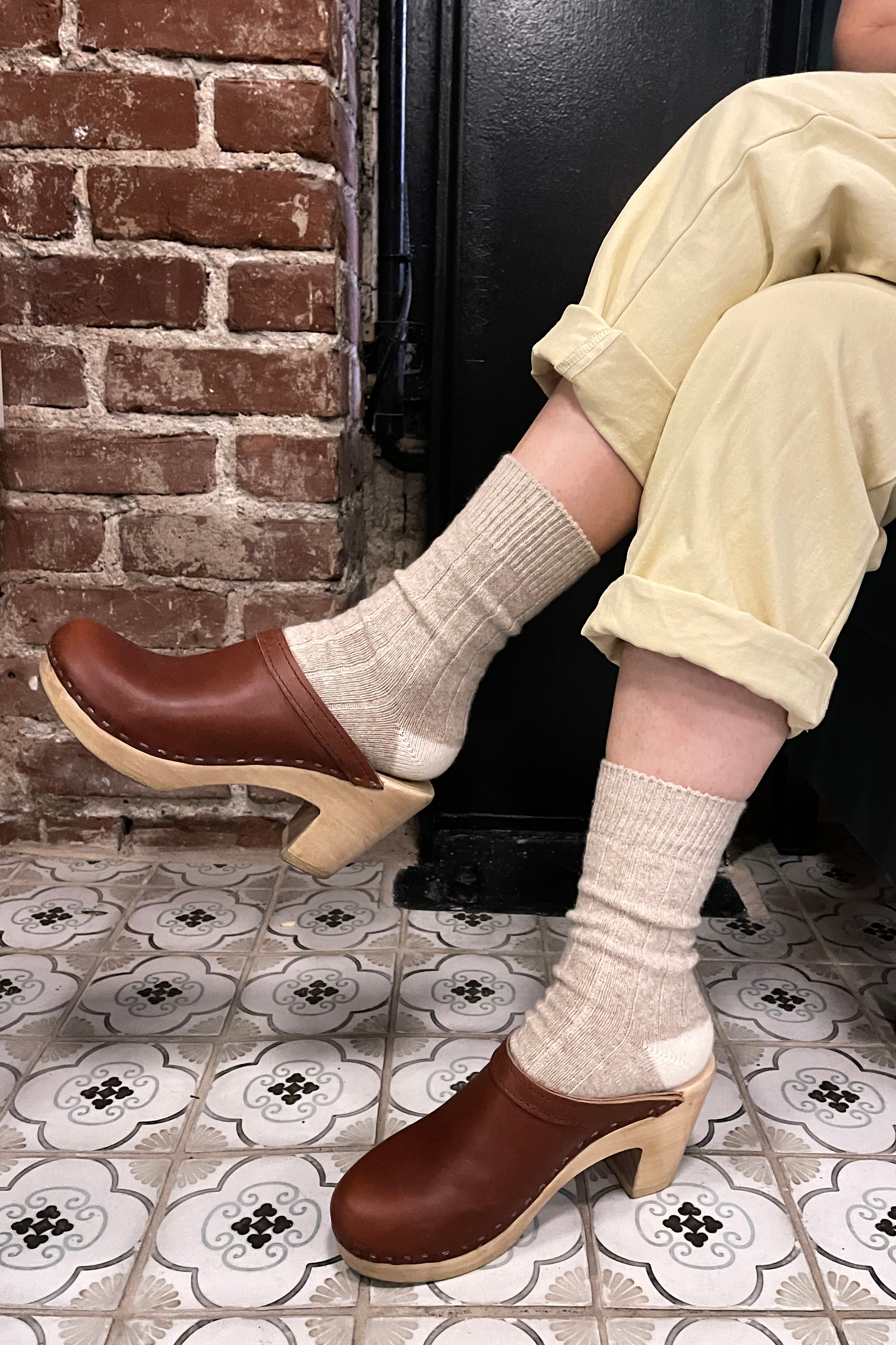 Classic Cashmere Socks - Fawn – Le Bon Shoppe