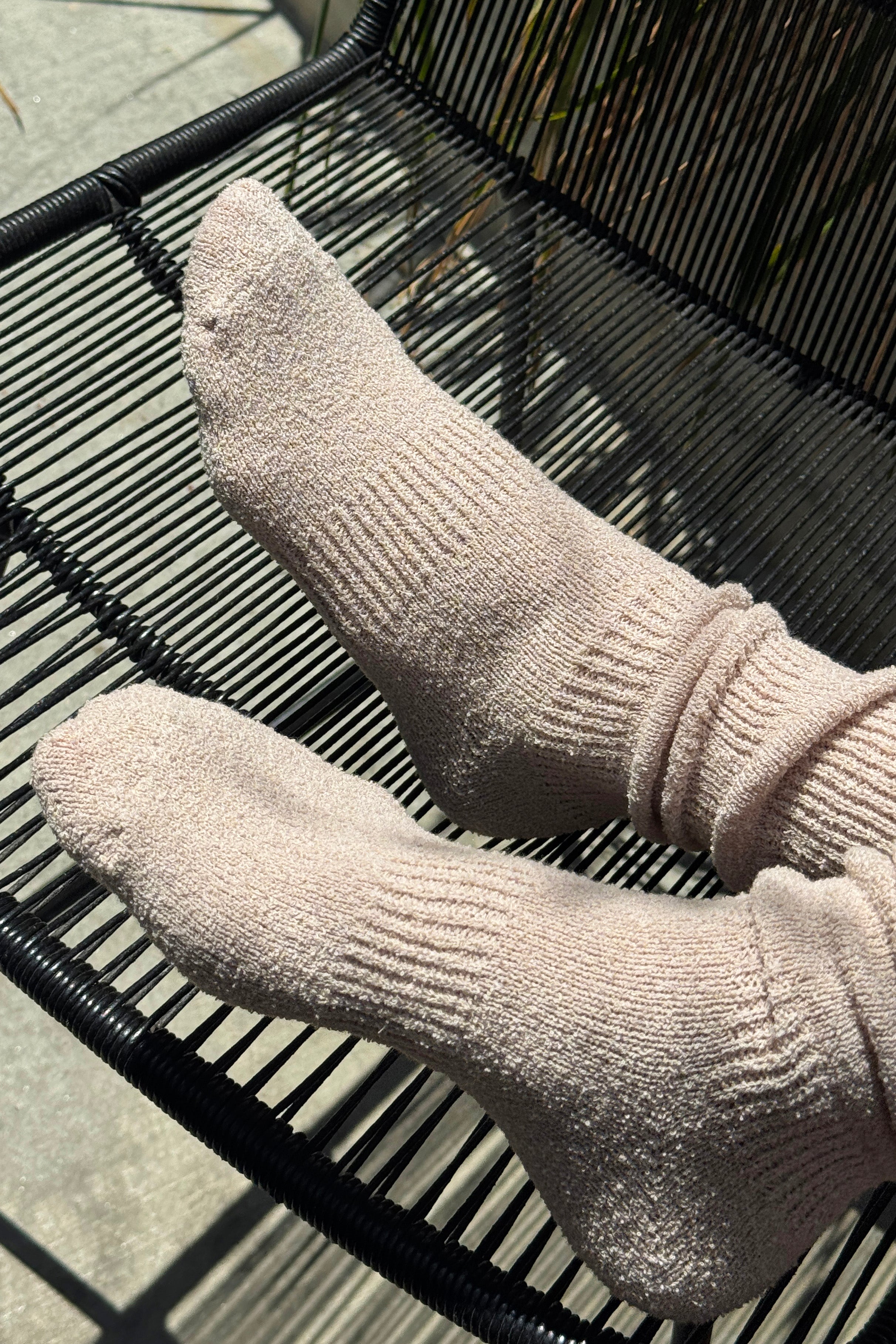 Airy Puffin Socks - Whole Wheat