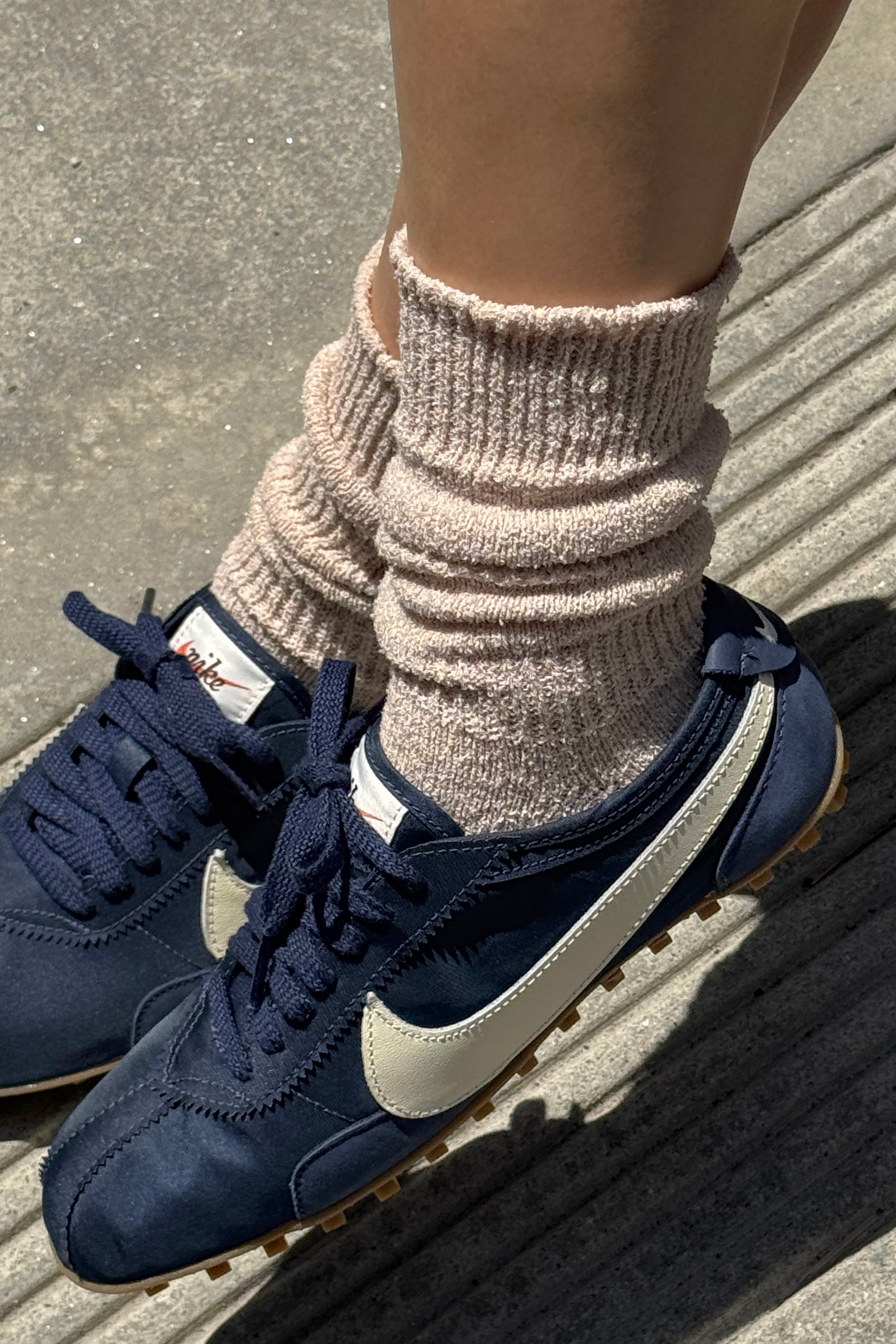 Airy Puffin Socks - Whole Wheat