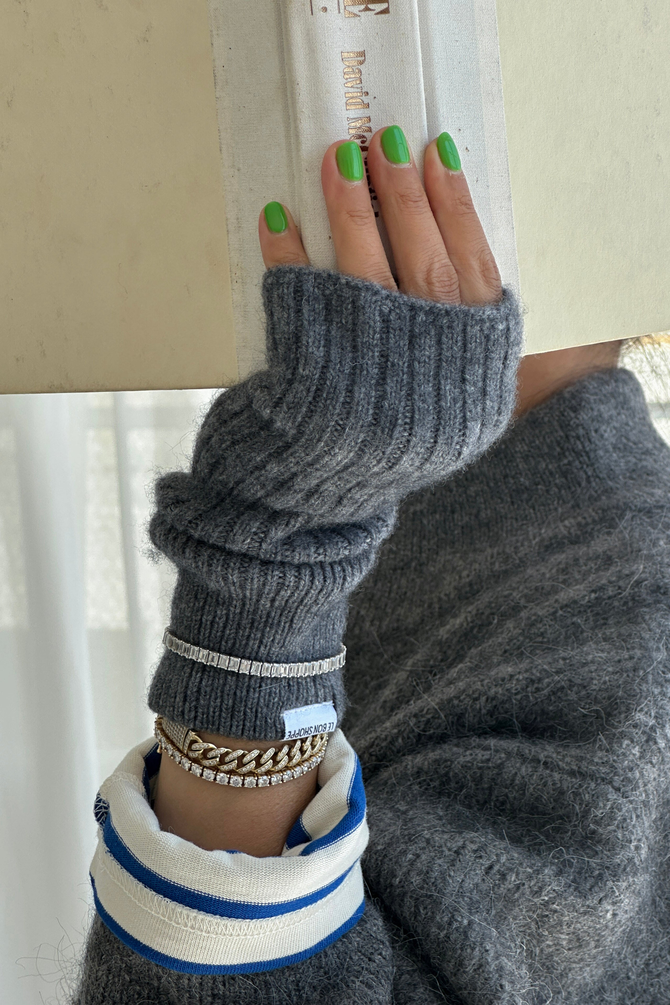 Cashmere Wrist Warmer - Charcoal
