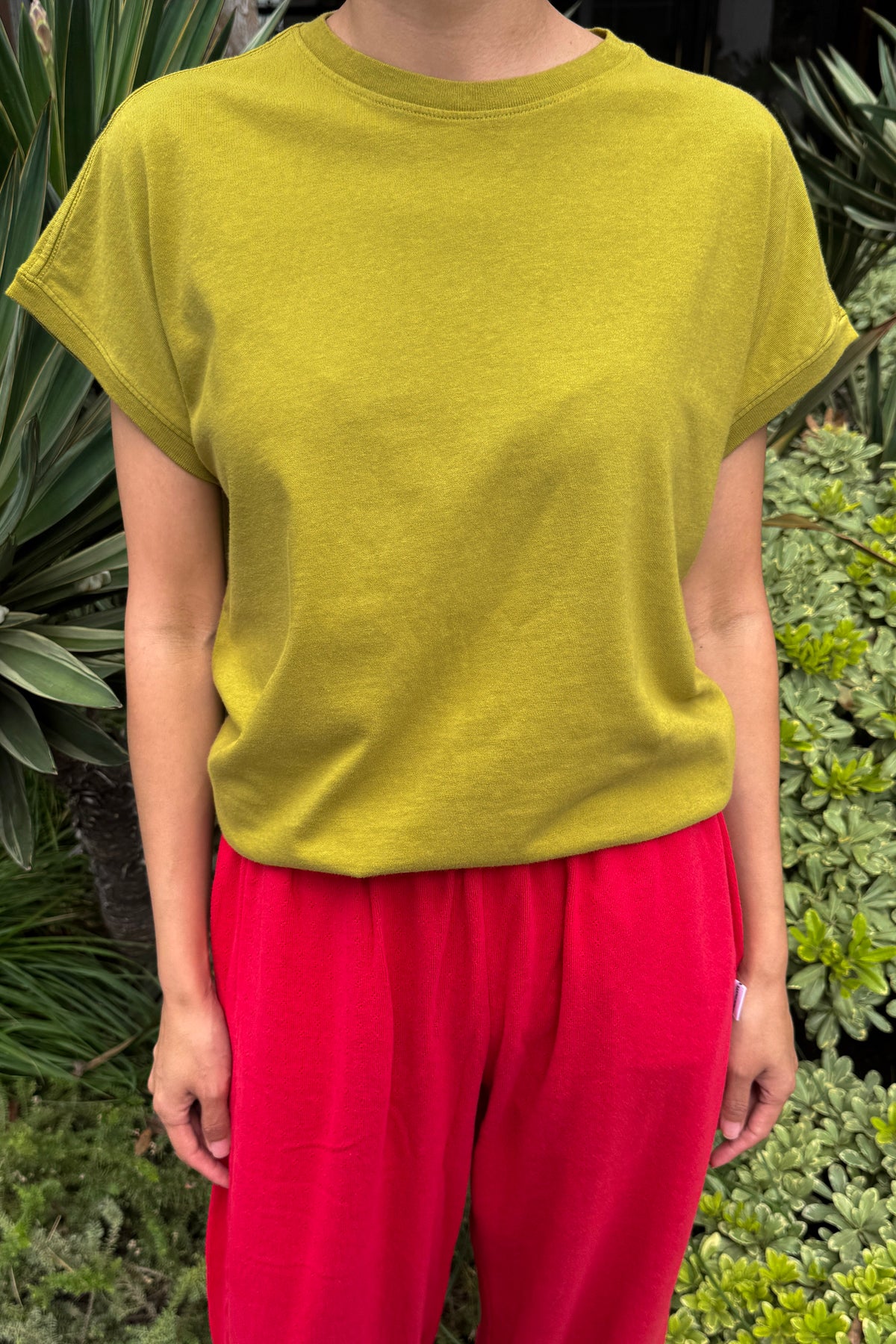 Ease Tee - Golden Olive