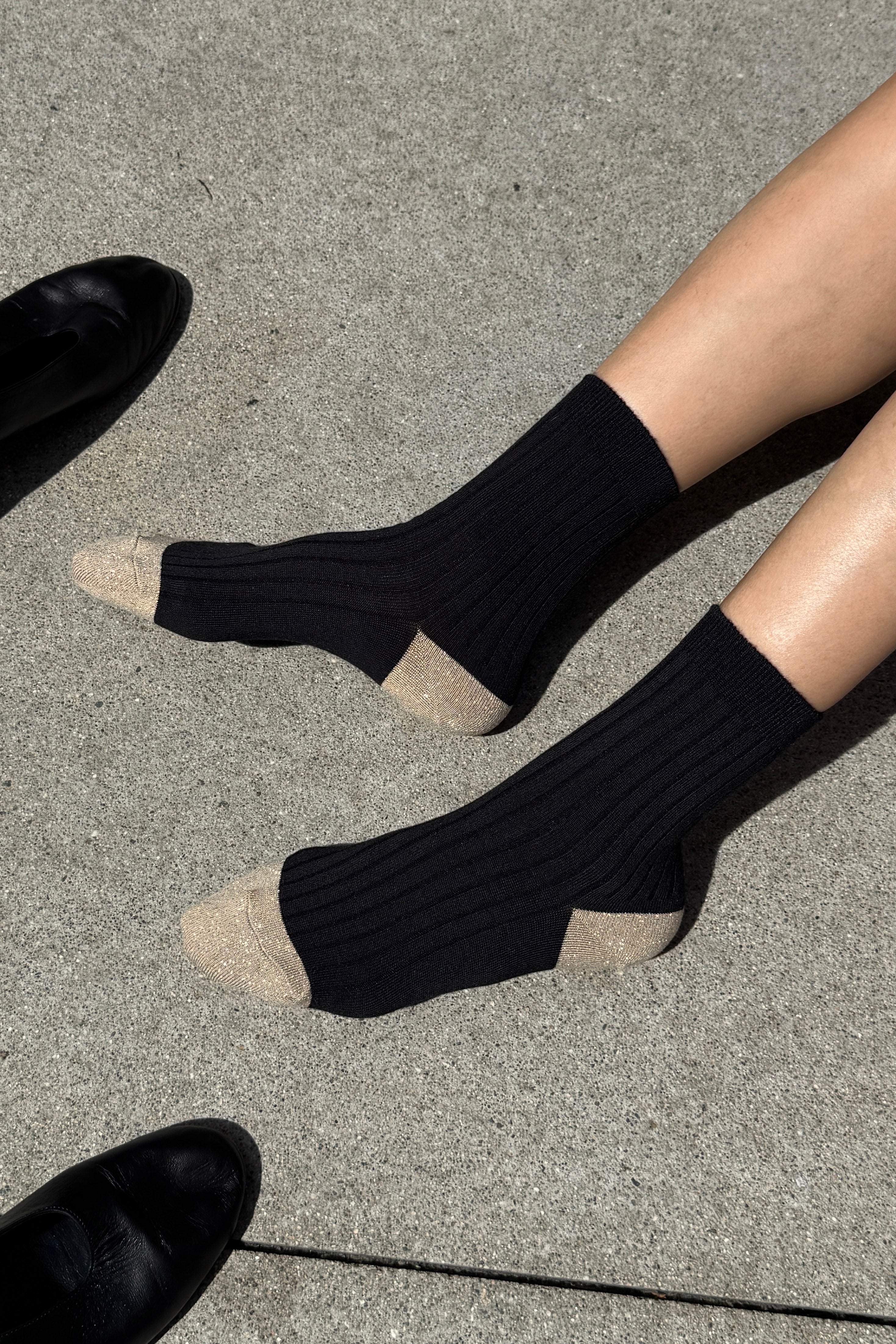 Her Glow Socks - Black / Gold