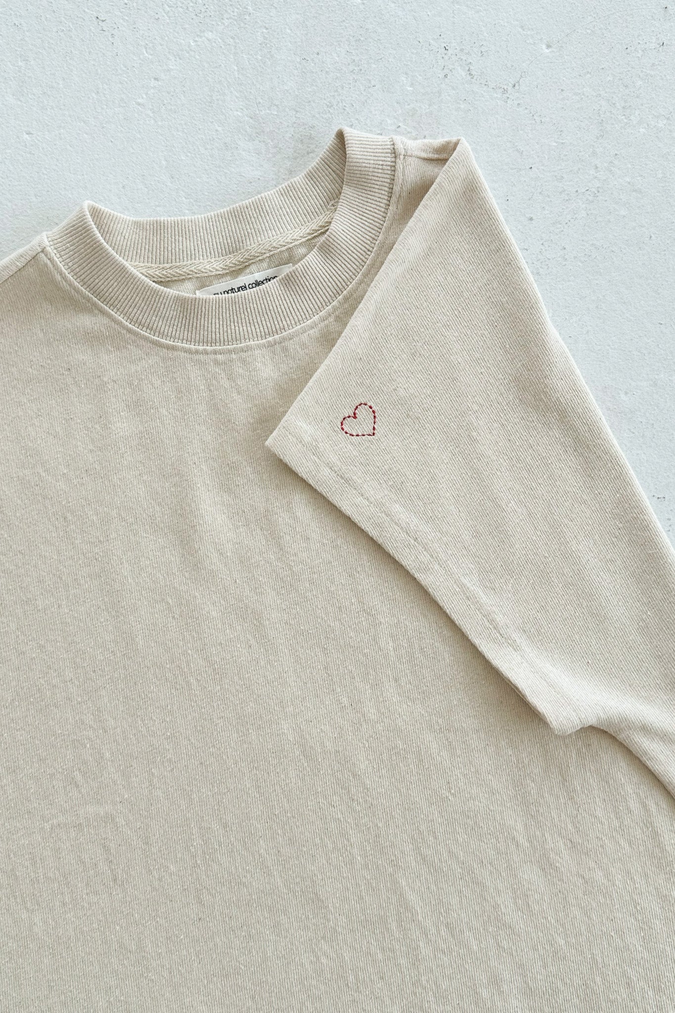 Embroidered Jeanne Tee - Naturel + Heart