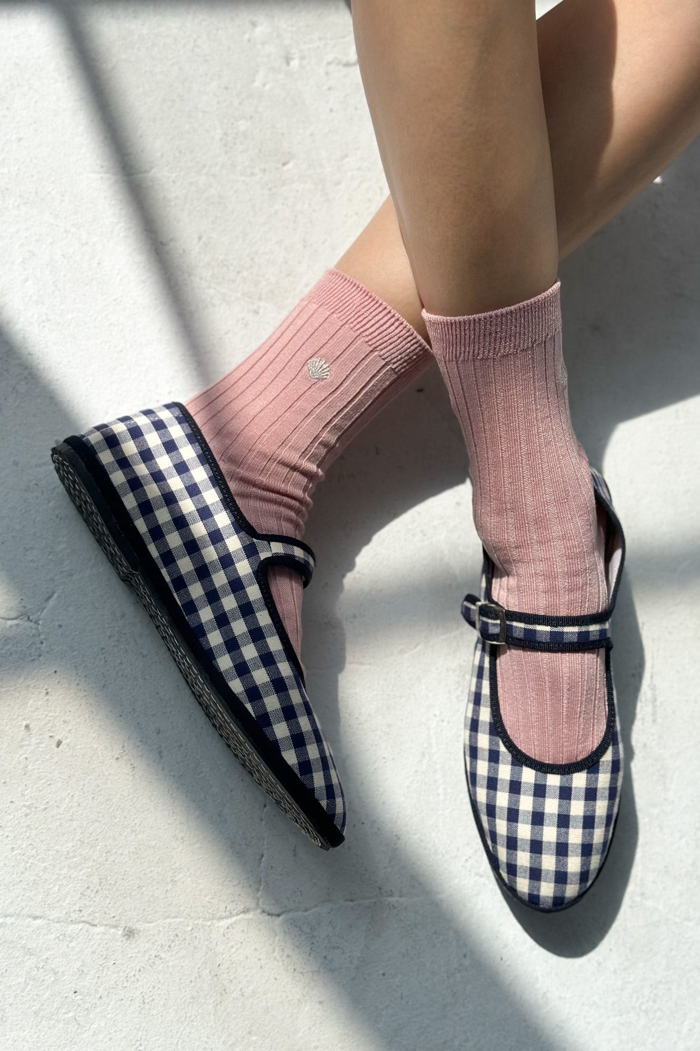 Ses Chaussettes Brodées (Coton MC) - Soda Rose + Coquillage Argenté