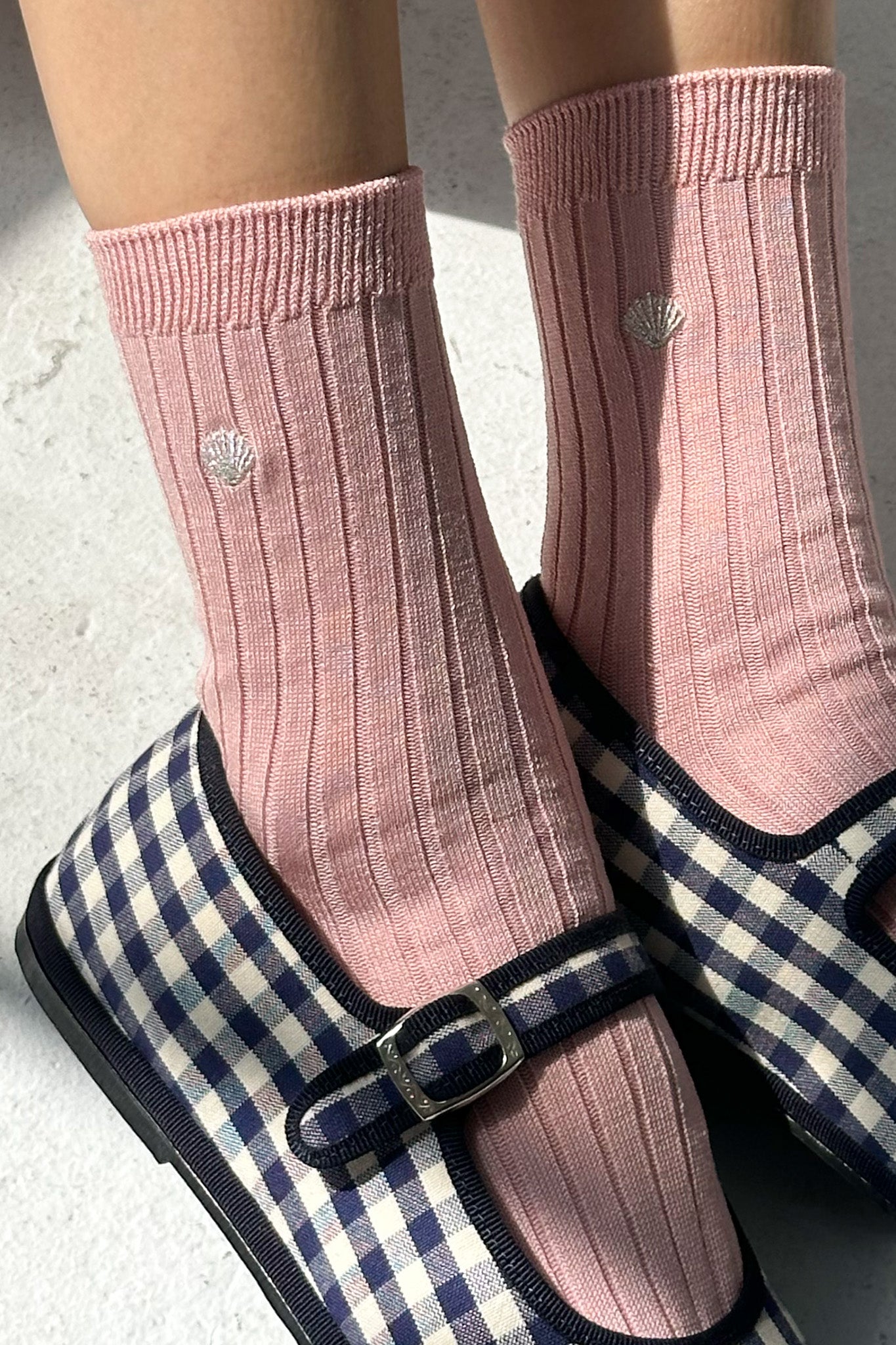 Ses Chaussettes Brodées (Coton MC) - Soda Rose + Coquillage Argenté