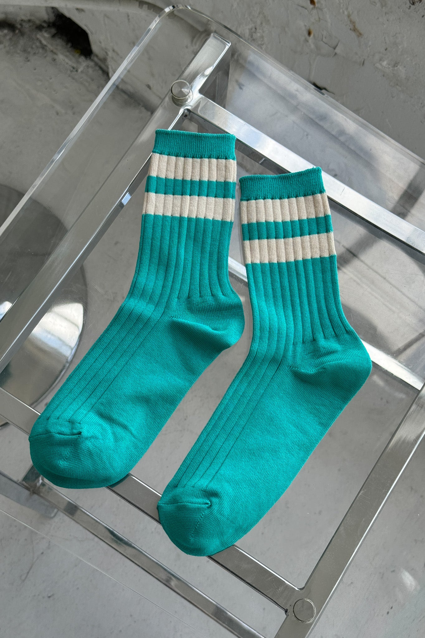 Ses chaussettes universitaires - Jade