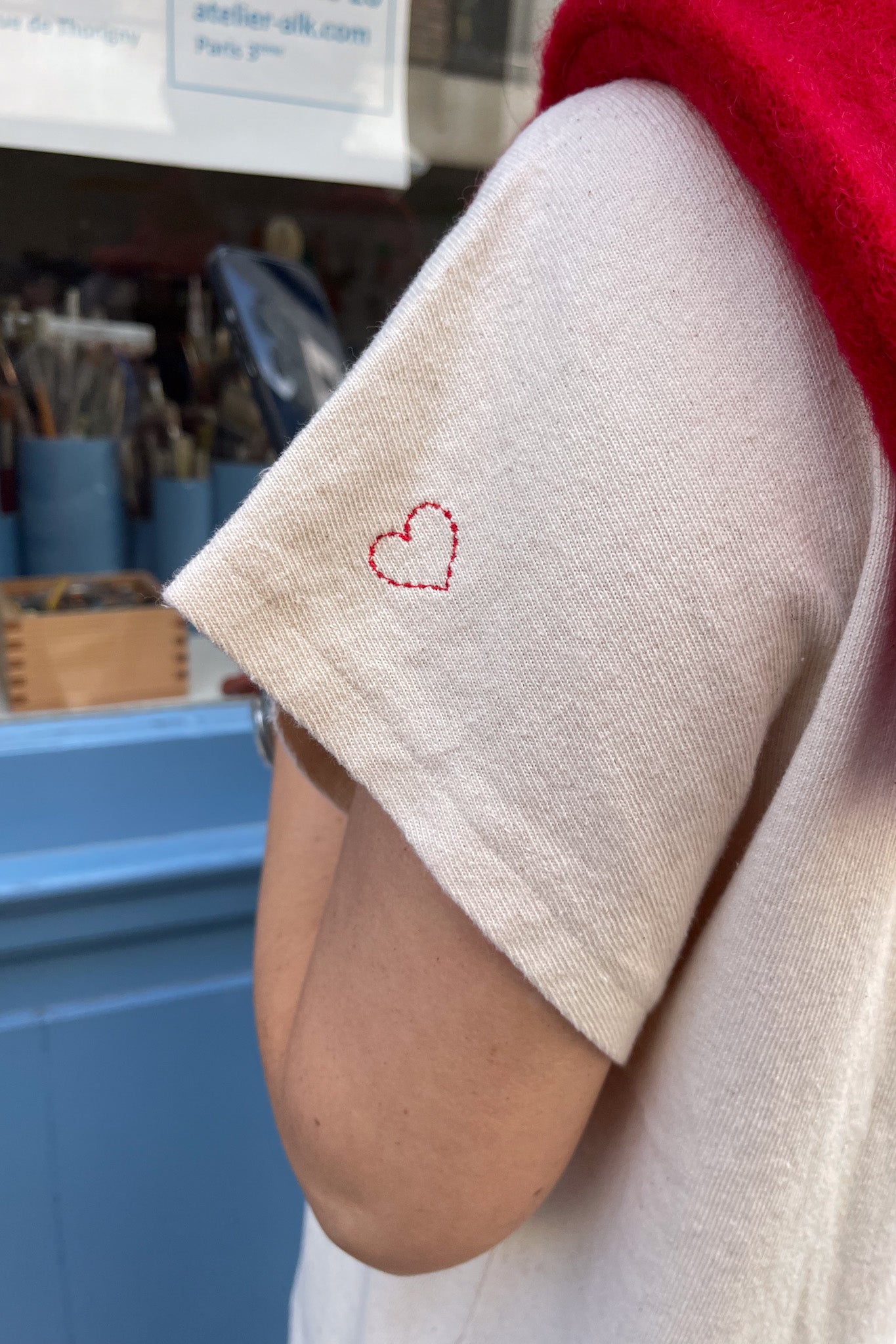 Embroidered Jeanne Tee - Naturel + Heart