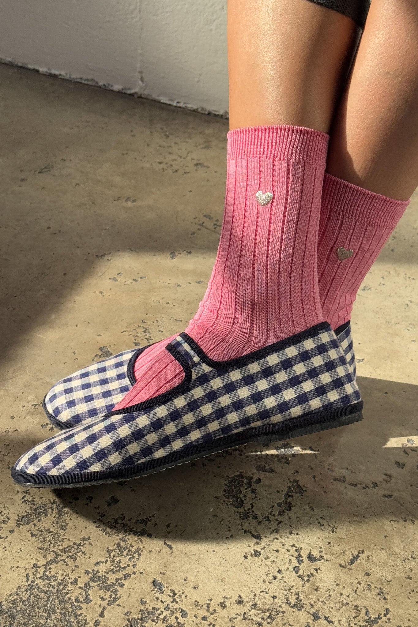 Embroidered Her Socks (MC cotton) - PINK WATER + HEART