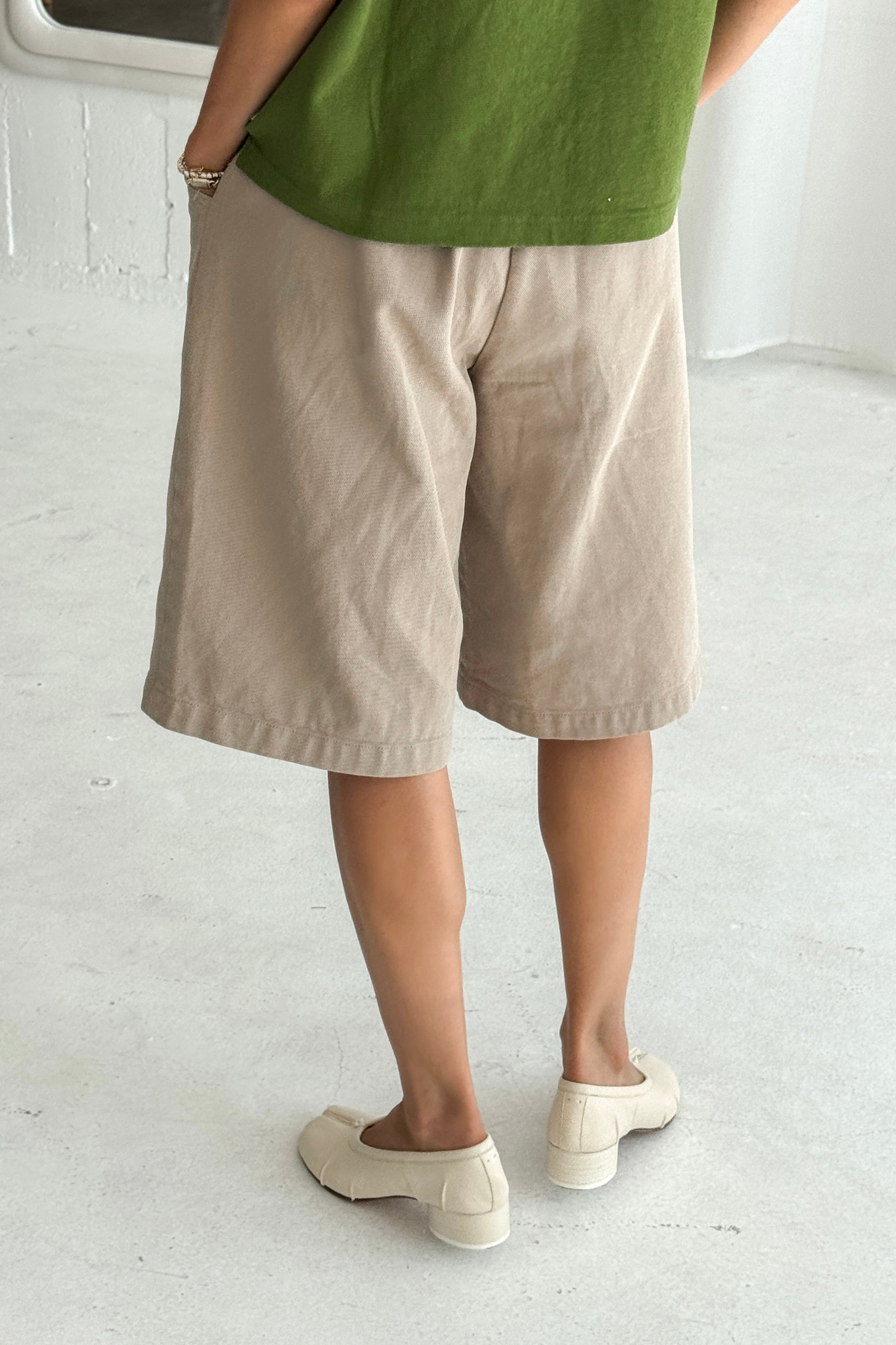 Liam Bermuda Shorts - Taupe