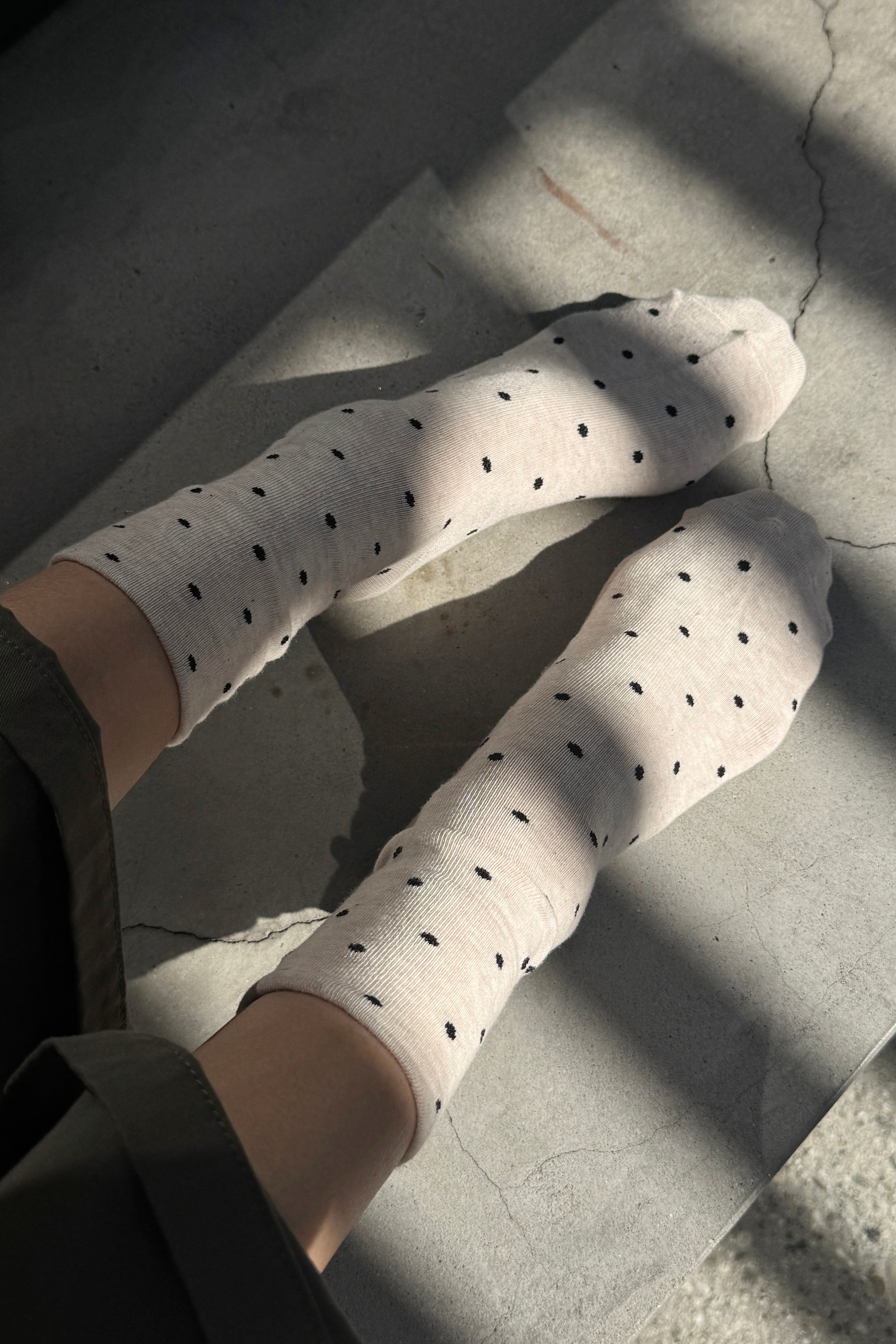 Polka Dot Sneaker Socks - Oatmeal / Black