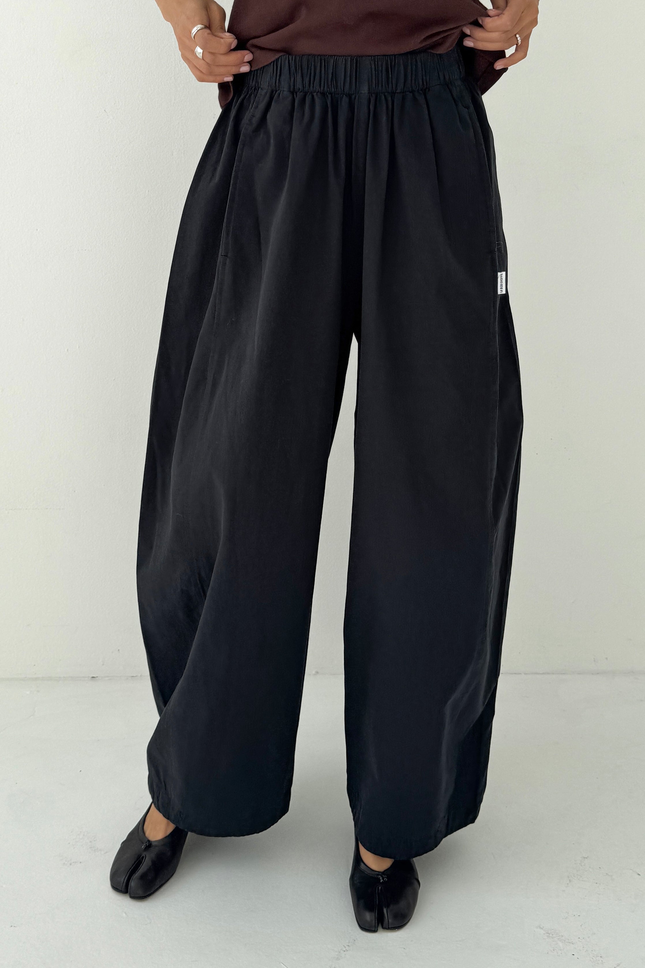 Parachute Pants - Black