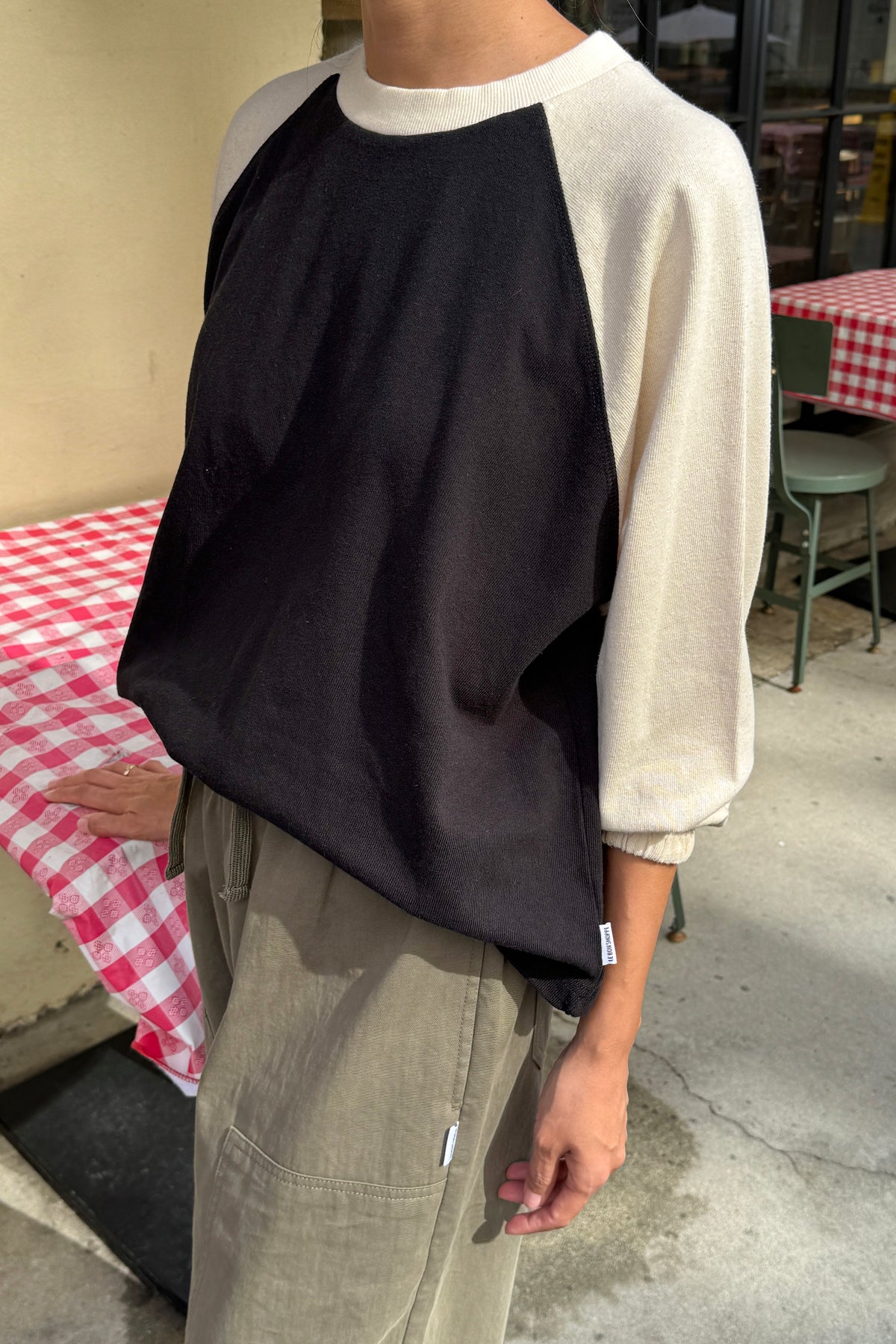 Raglan Naturelle Tee - Black/Naturel