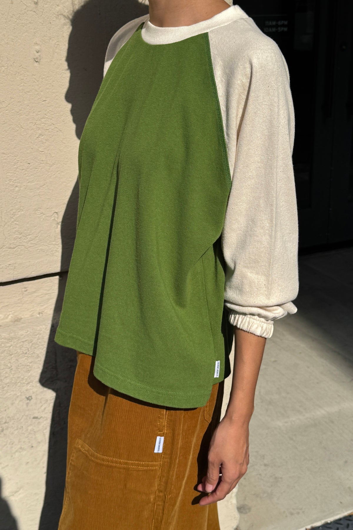 Raglan Naturelle Tee - Collard Green/Naturel