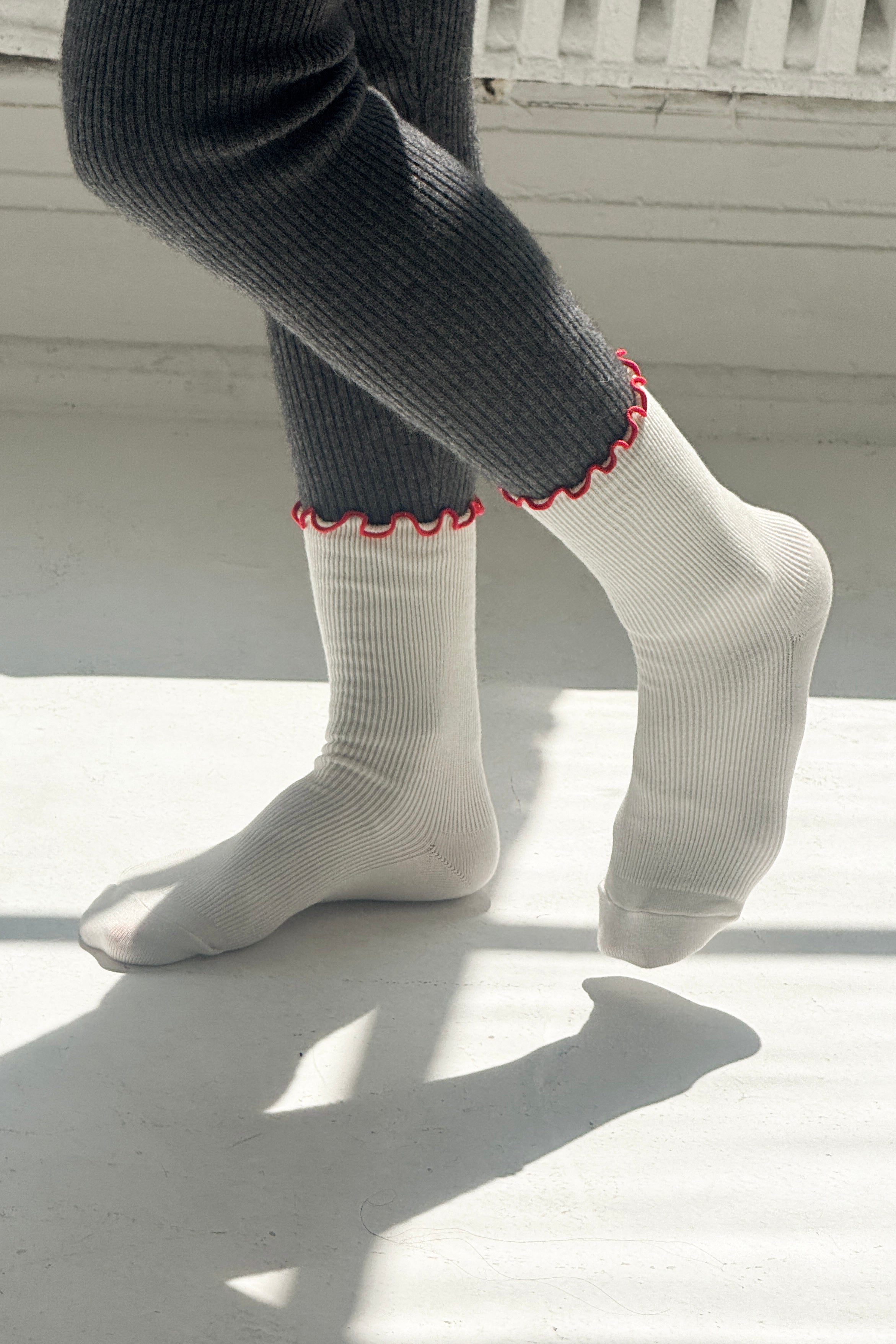 Ruffled Modal Socks - Cream / Red Edge