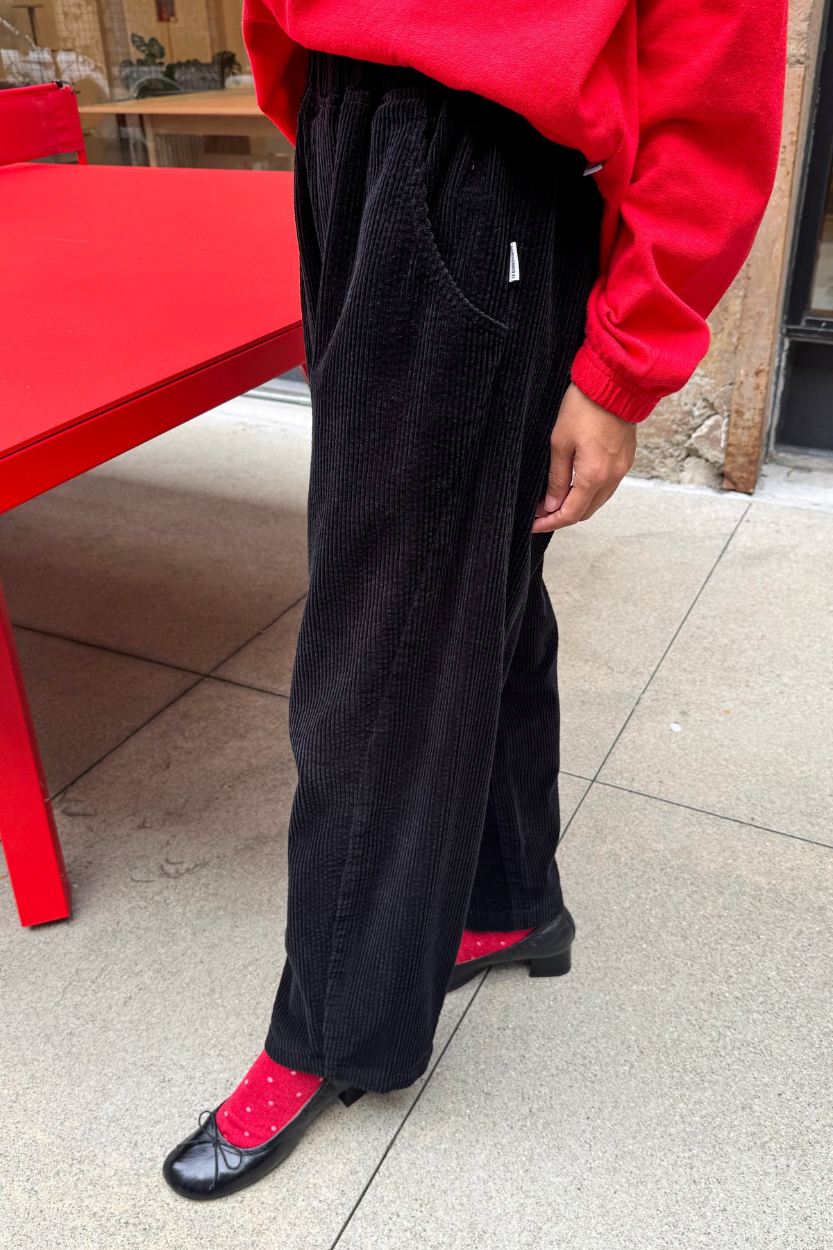 Soft Corduroy Arc Pants - Black
