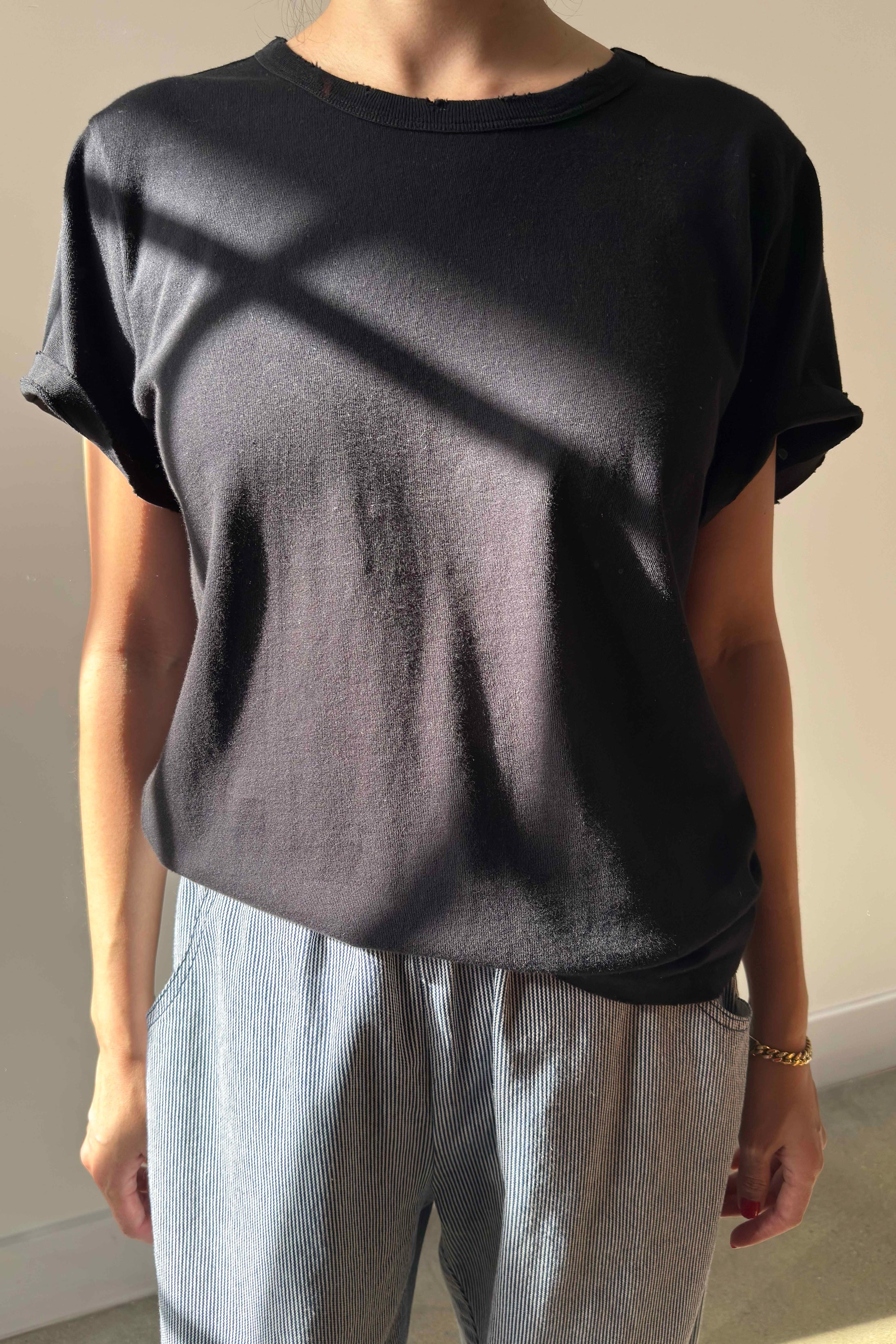 Army Green Vintage Boy Tee - Fabriqué avec du coton biologique