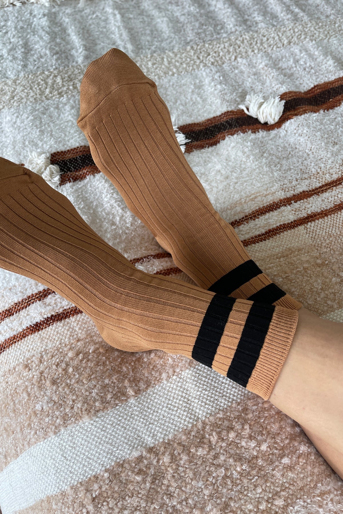 Ses chaussettes universitaires - Peanut